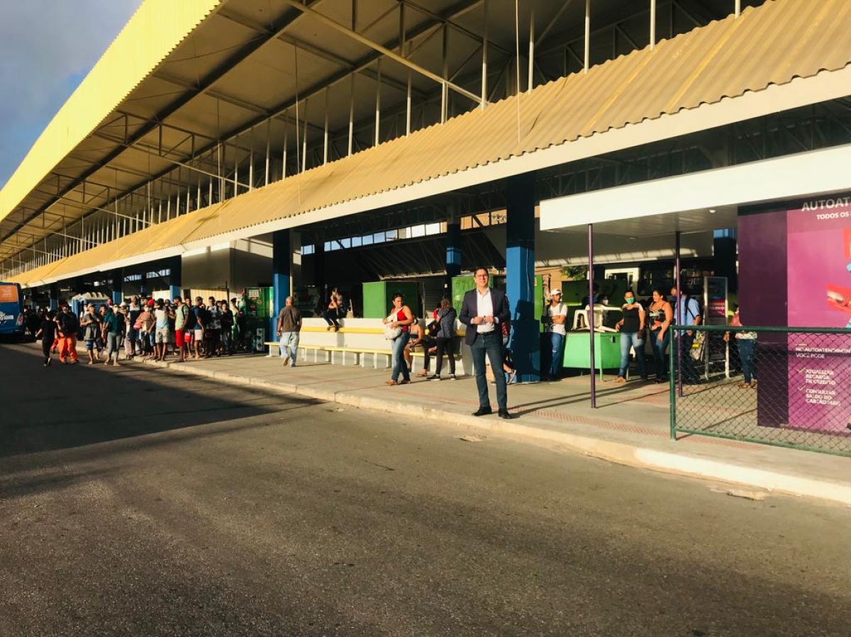 Ricardo Marques retorna ao terminal DIA e constata atraso, sujeira e desorganização - Foto: Assessoria Ricardo Marques