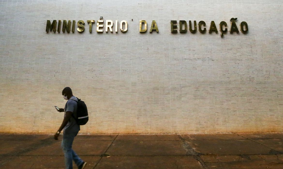 MEC prorroga para 26 de maio convocação da lista de espera do Fies - Foto: Marcelo Camargo | Agência Brasil