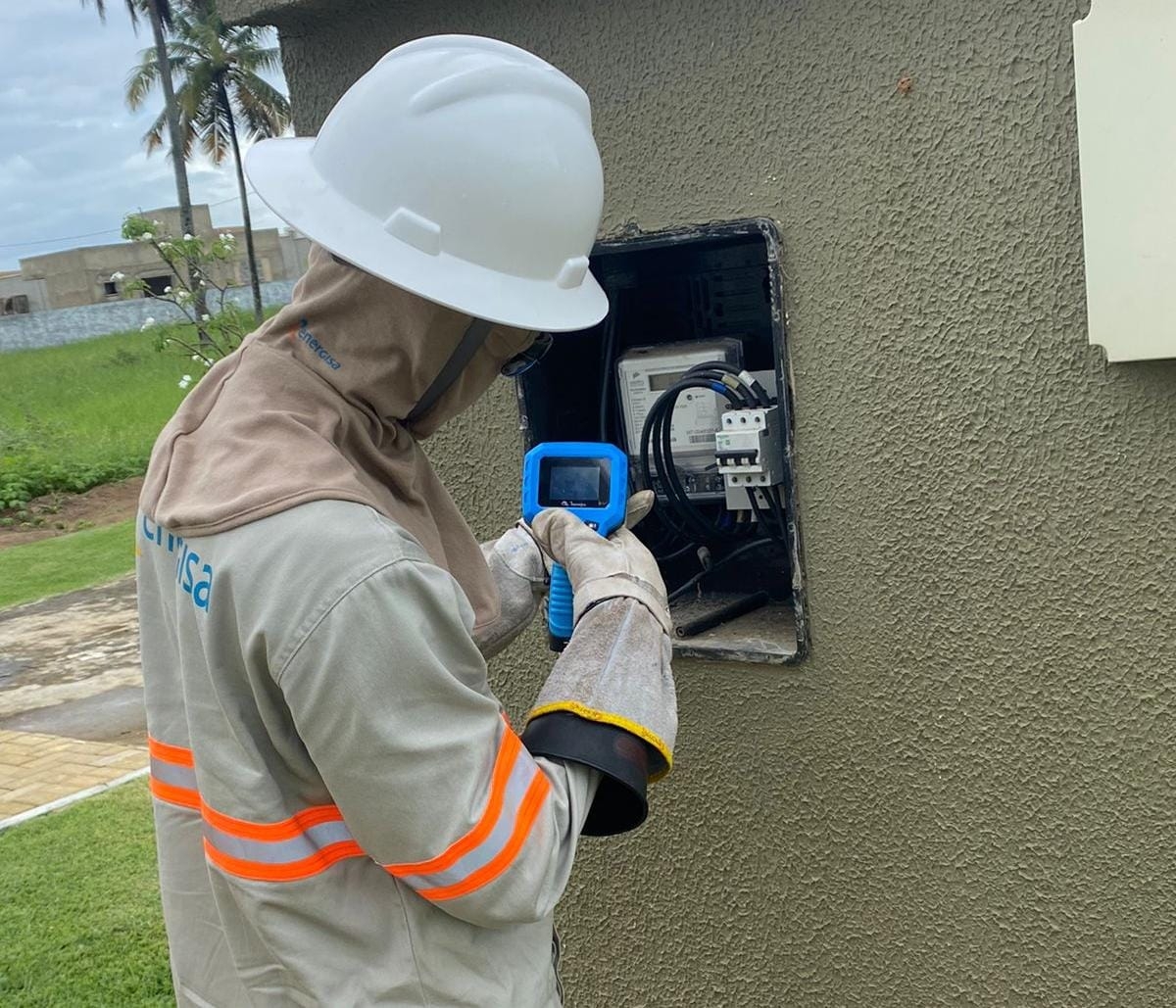 Energisa alerta sobre os riscos das ligações clandestinas - Foto: Assessoria Energisa/SE