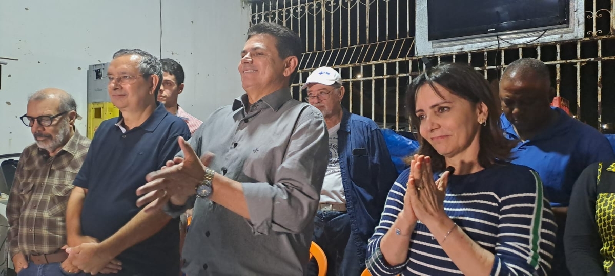 Em evento no Santa Maria, Valmir apresenta Emília como sua pré-candidata a vice-governadora - Foto: Assessoria Emília Corrêa