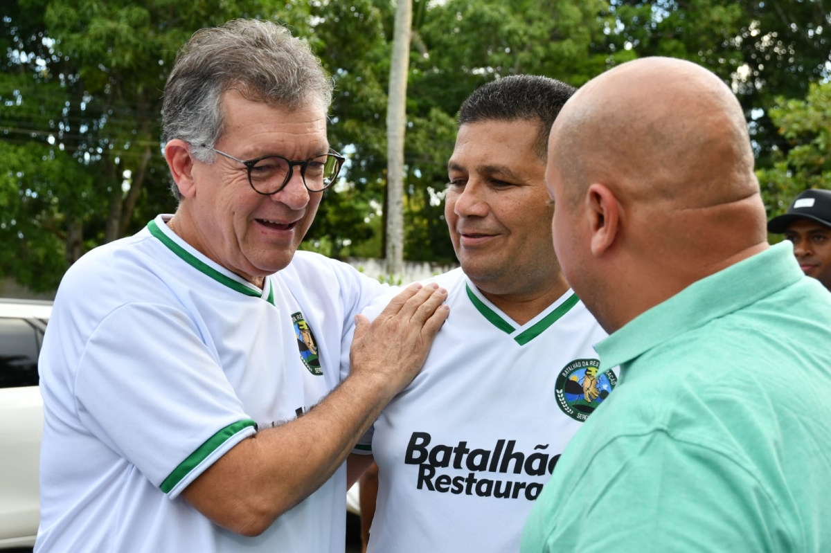 Laércio Oliveira exalta trabalho de resgate social do Batalhão da Restauração - Foto: Assessoria Laércio Oliveira