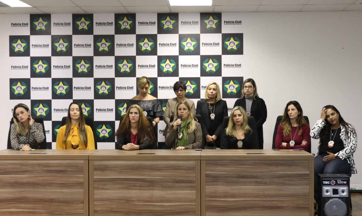 Gabriela Von Beauvais, diretora do Departamento-Geral de Polícia de Atendimento à Mulher (DGPAM) durante coletiva - Foto: Tânia Rêgo | Agência Brasil