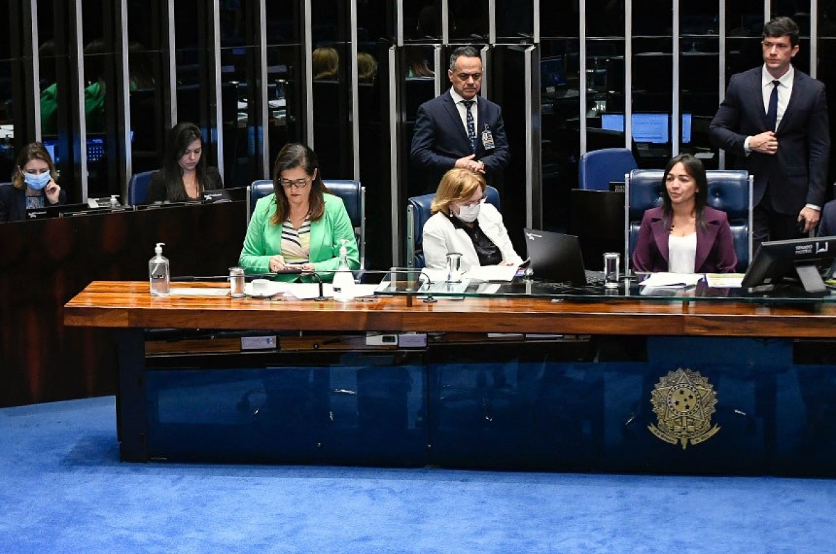 Senadoras Dra. Eudócia, Zenaide Maia e Eliziane Gama no comando da sessão plenária desta quarta - Foto: Jefferson Rudy | Agência Senado