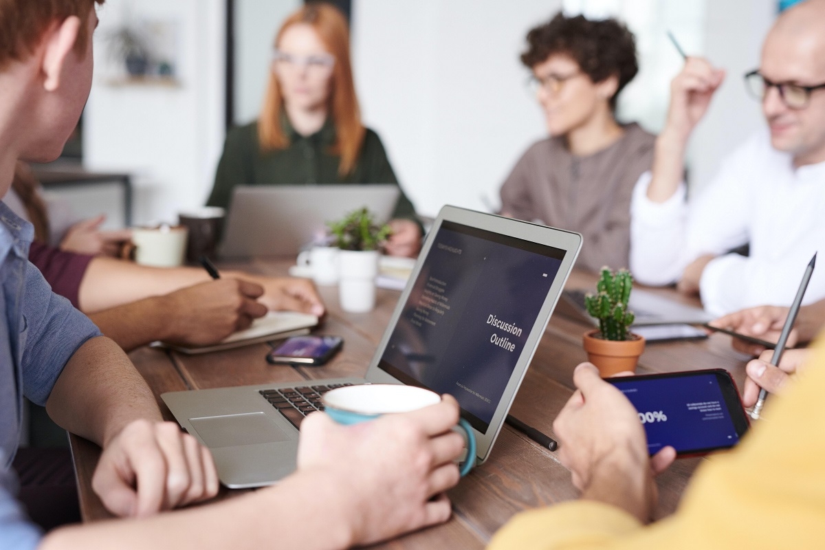 Como a geração Z e Millennials impactam no ambiente profissional? - Foto: Morcone Consultoria Empresarial