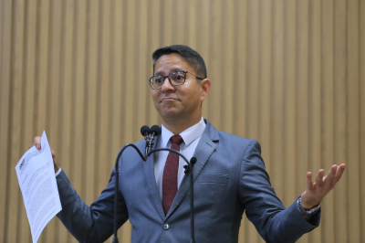 Ricardo Marques fica indignado com resposta da SMTT à Justiça sobre licitação: "�? um tapa na cara do povo" - Foto: Assessoria Ricardo Marques