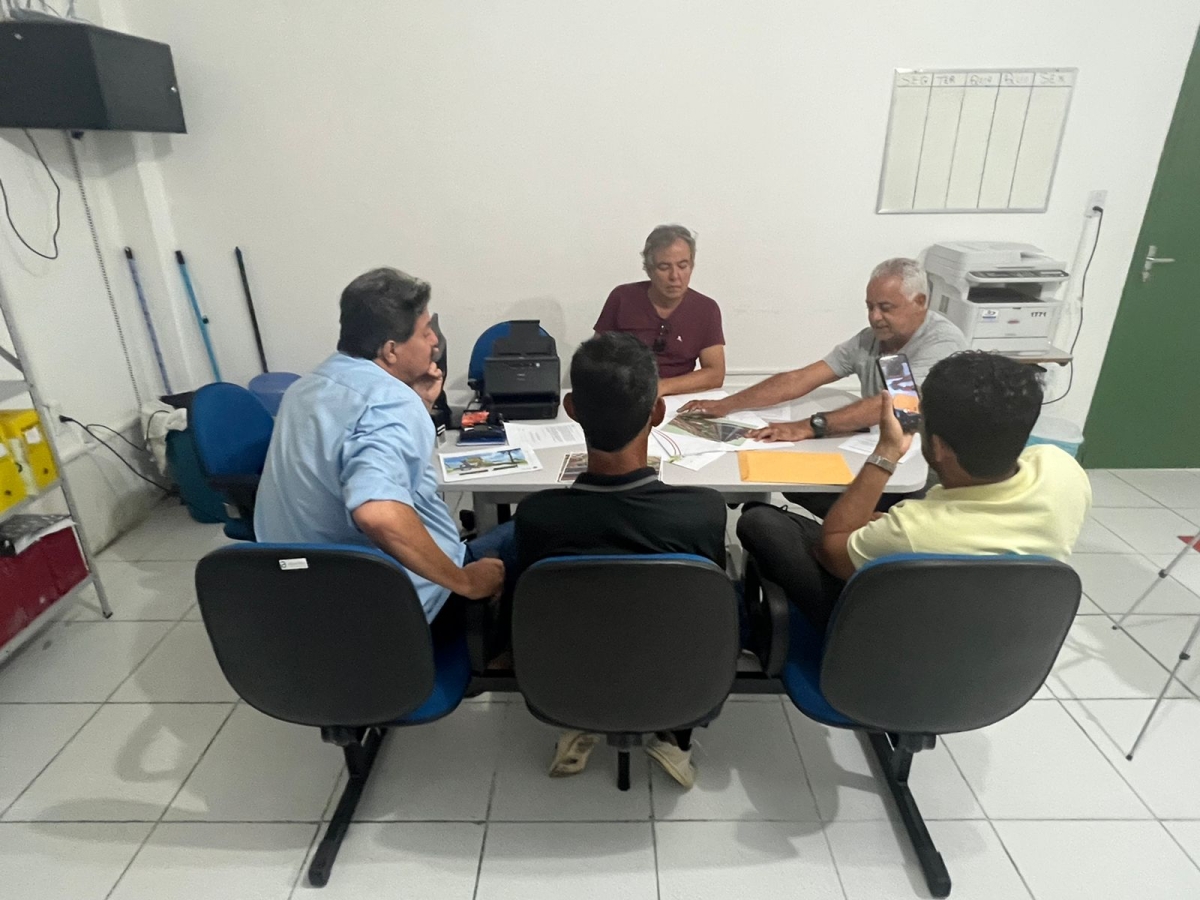 Praia da Costa: secretários comprovam que Praça do Turista não inviabiliza projeto de donos de bares - Foto: Assessoria Prefeitura da Barra dos Coqueiros