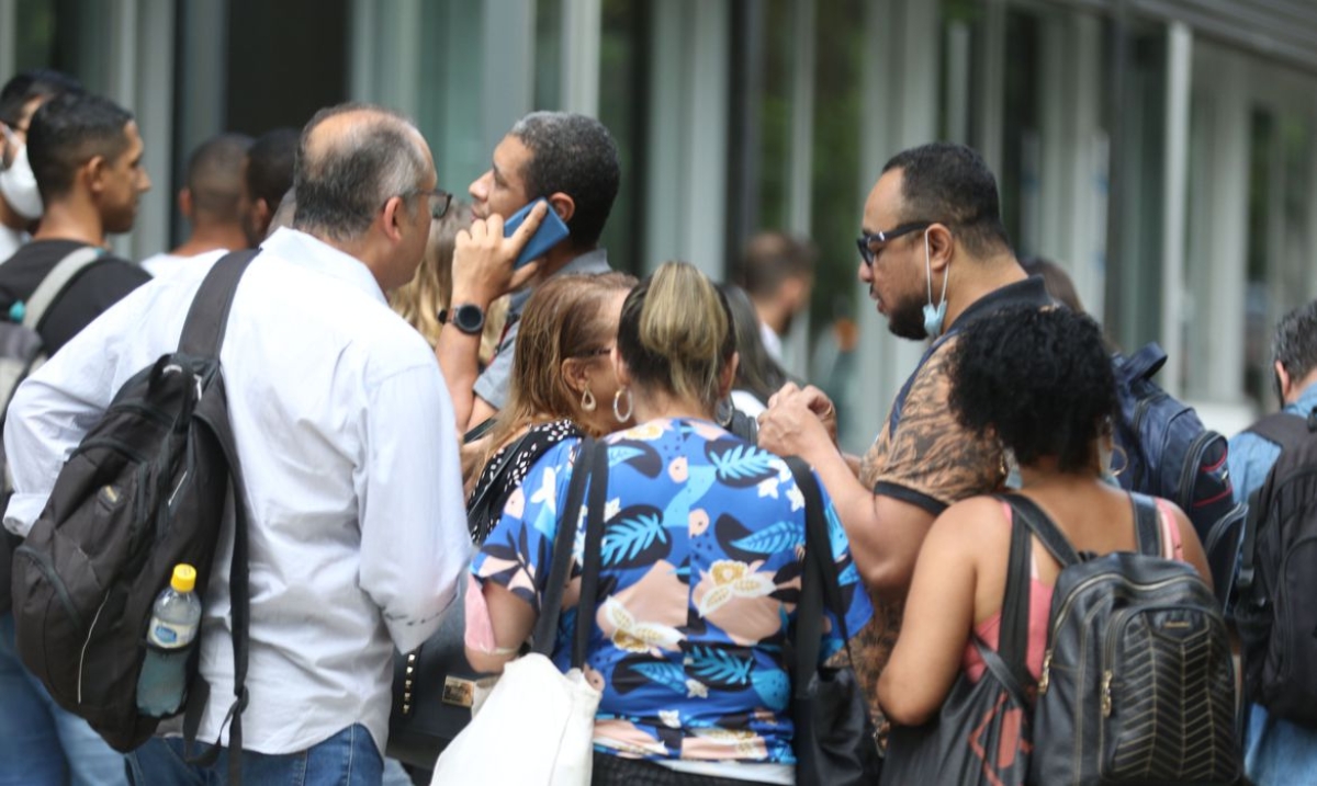 Movimentação de pessoas nas ruas do centro da cidade - Foto: Tânia Rêgo | Agência Brasil