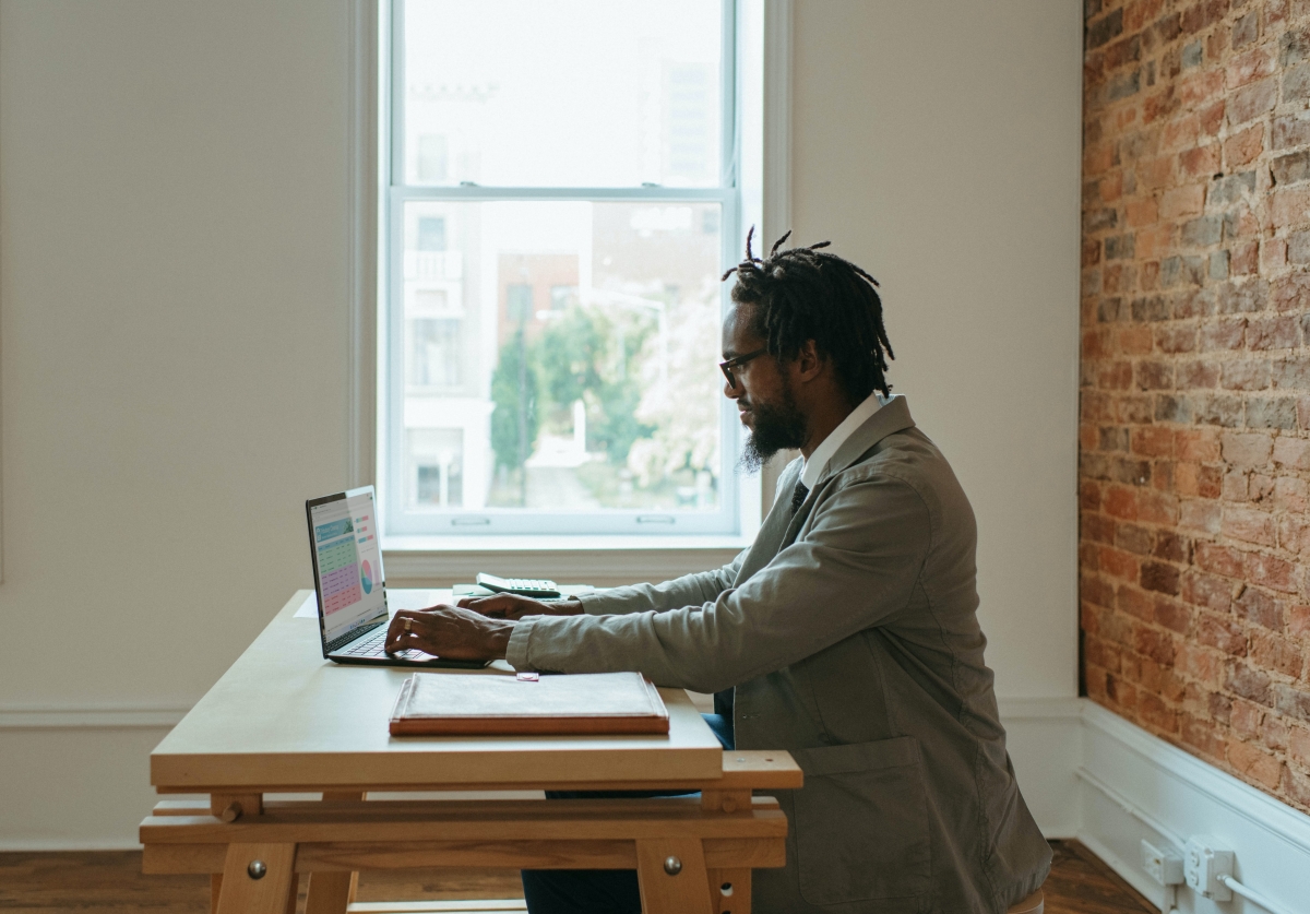 Pesquisa aponta queda nas vagas em modalidade home office - Foto: Unsplash