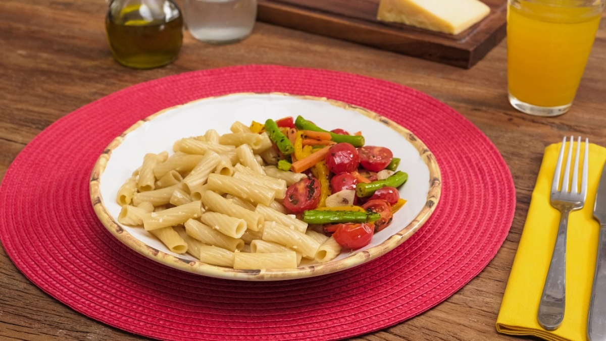 Macarrão com legumes assados - Foto: Vira Comunicação