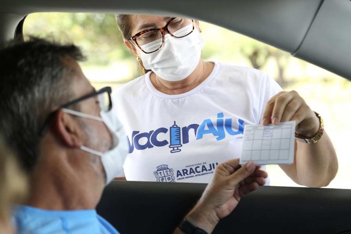 Covid-19: mais de 285 mil aracajuanos estão com esquema vacinal atrasado - Foto: Marcelle Cristinne | Prefeitura de Aracaju