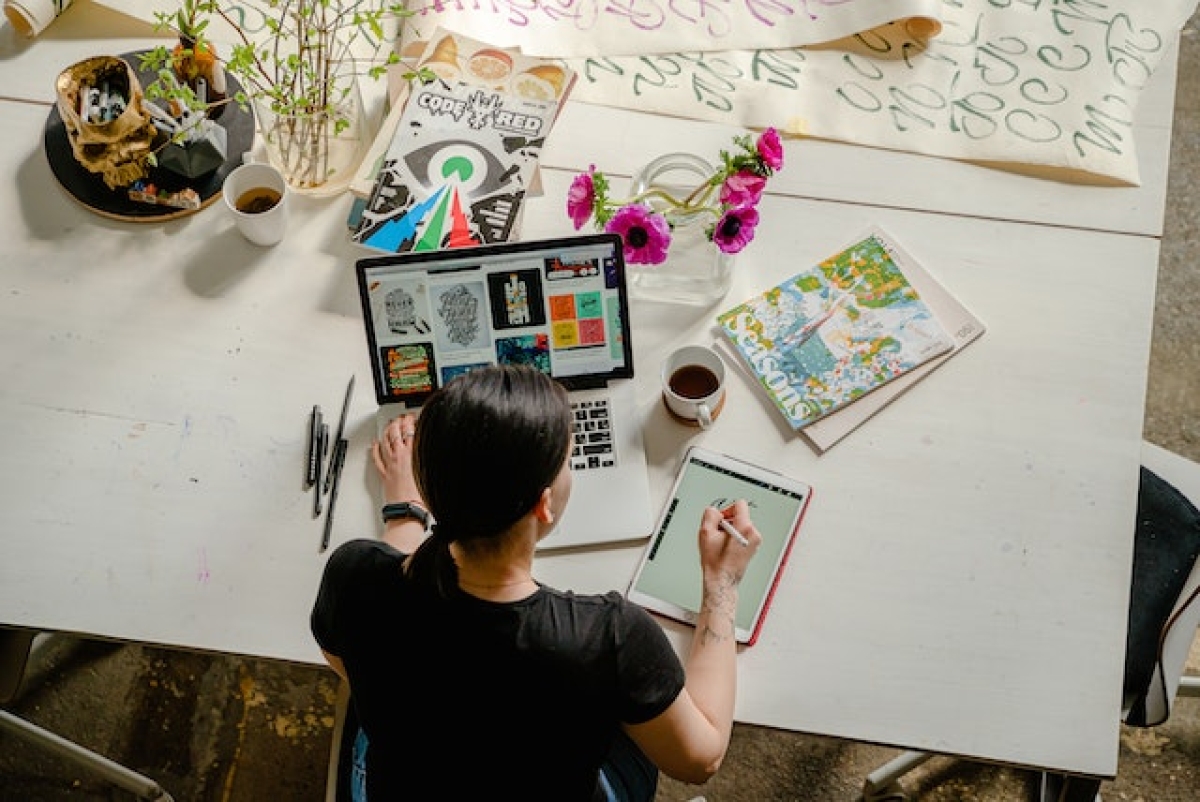 Tecnologias on-line desenvolvem novo modelo de aprendizagem - Foto: Pexels | Antoni Shkraba