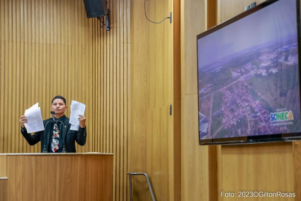 Soneca desaprova projeto habitacional e pede compreensão de Edvaldo Nogueira - Foto: Assessoria Soneca