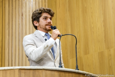 Breno Garibalde destaca importância da lei sobre uso de descartáveis - Foto: Gilton Rosas