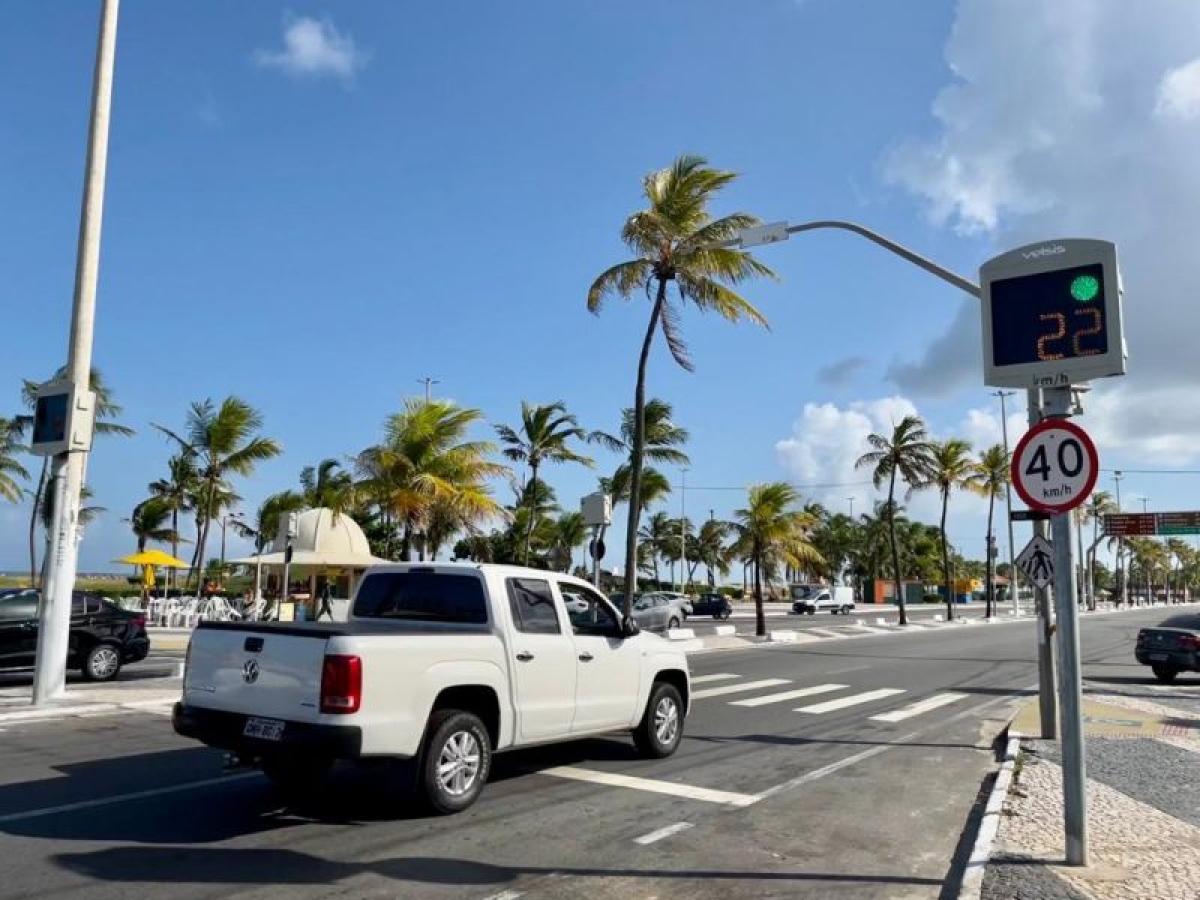 O limite de velocidade na Orla é muito desrespeitado pelos motoristas - Foto: Secom PMA