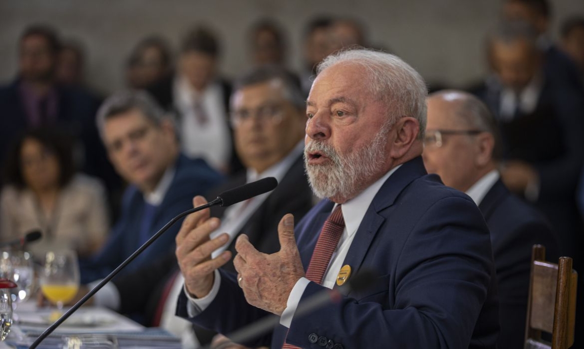 Brasília (DF) 18/04/2023 - O presidente Luiz Inácio Lula da Silva, participa de uma reunião com chefes dos Três Poderes, governadores e ministros, para debater formas de reforçar a segurança no ambiente escolar após os episódios de violência em Blumenau (SC) e em São Paulo (SP) nos últimos dias - Foto: Joédson Alves | Agência Brasil