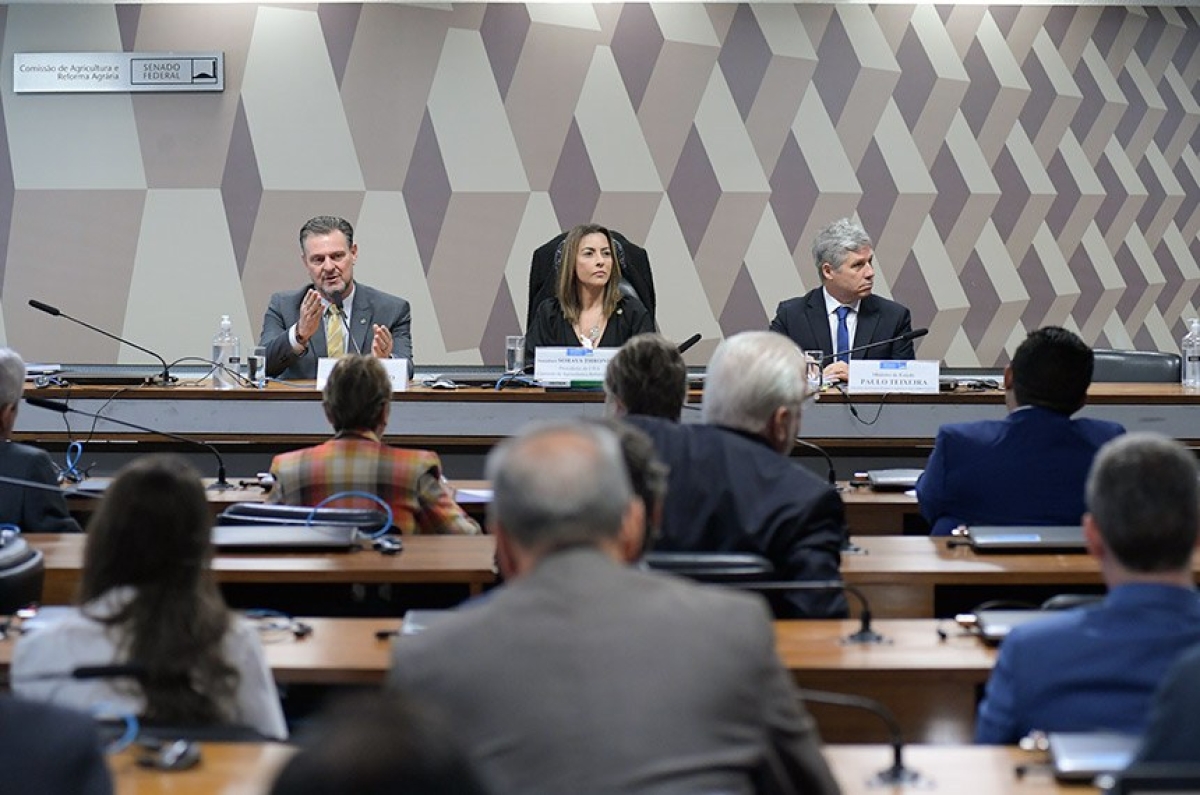 Carlos Fávaro, da Agricultura, e Paulo Teixeira, do Desenvolvimento Agrário, foram ouvidos na CRA, presidida por Soraya Thronicke - Foto: Geraldo Magela | Agência Senado