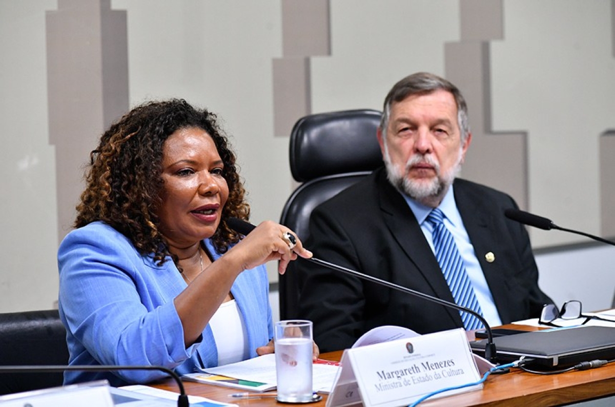 Margareth Menezes, em audiência na Comissão de Educação, presidida pelo senador Flávio Arns - Foto: Geraldo Magela | Agência Senado