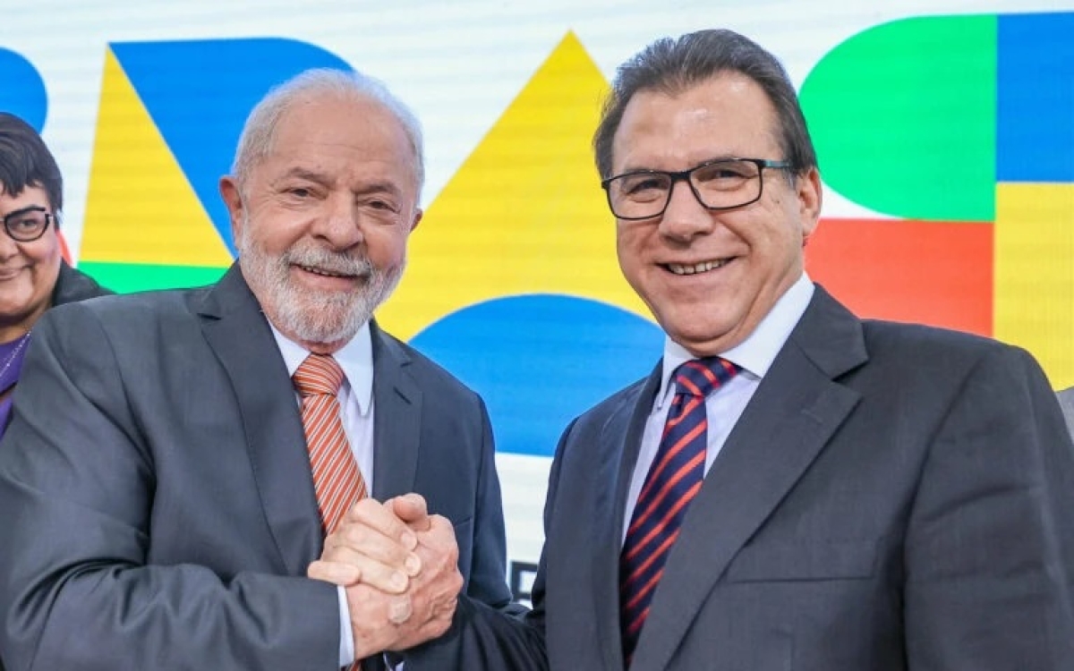 Lula ao lado do ministro do Trabalho, Luiz Marinho - Foto: Ricardo Stuckert | PR