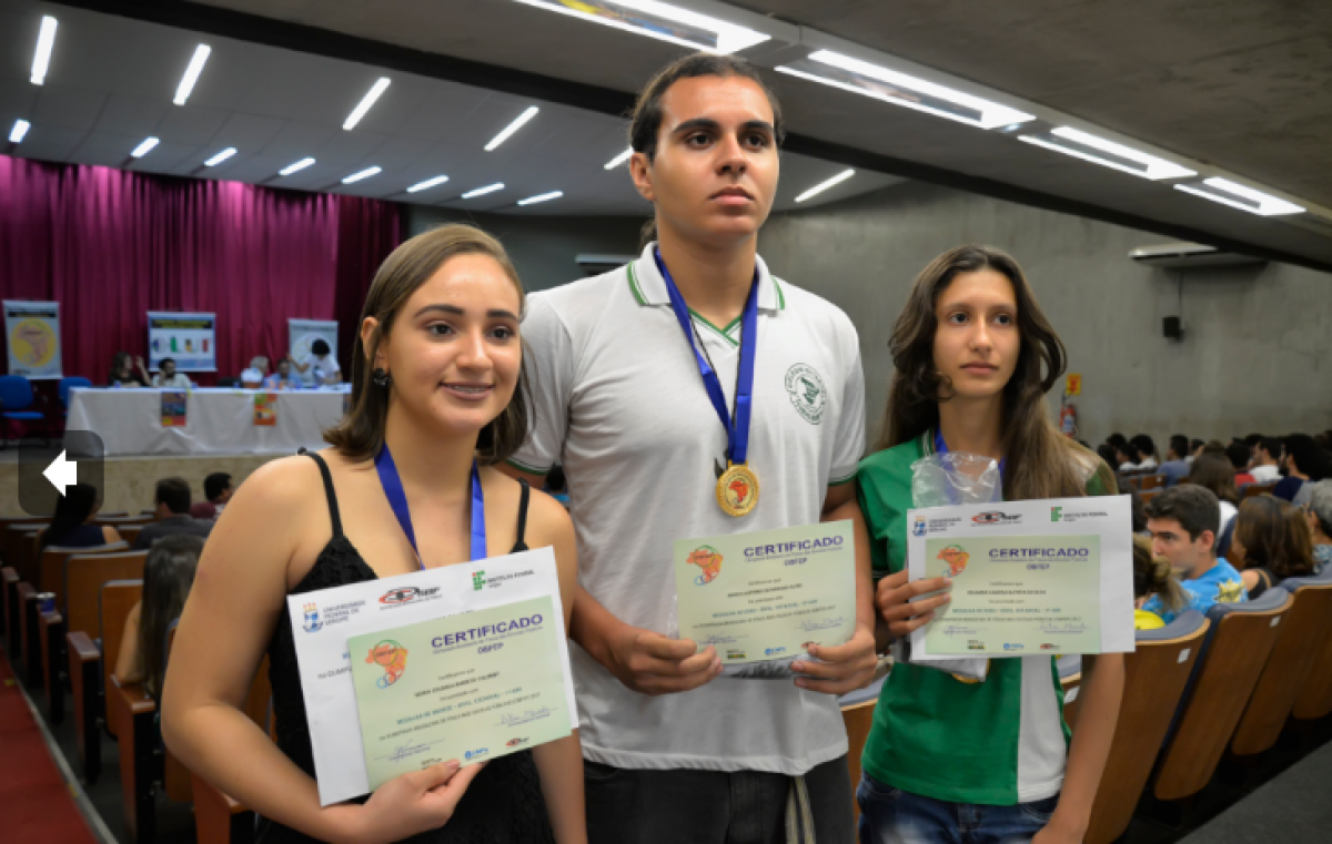 Três estudantes da rede estadual de ensino receberam medalhas e os professores também foram reconhecidos pelo trabalho exitoso - Foto: Eugênio Barreto | Governo de Sergipe