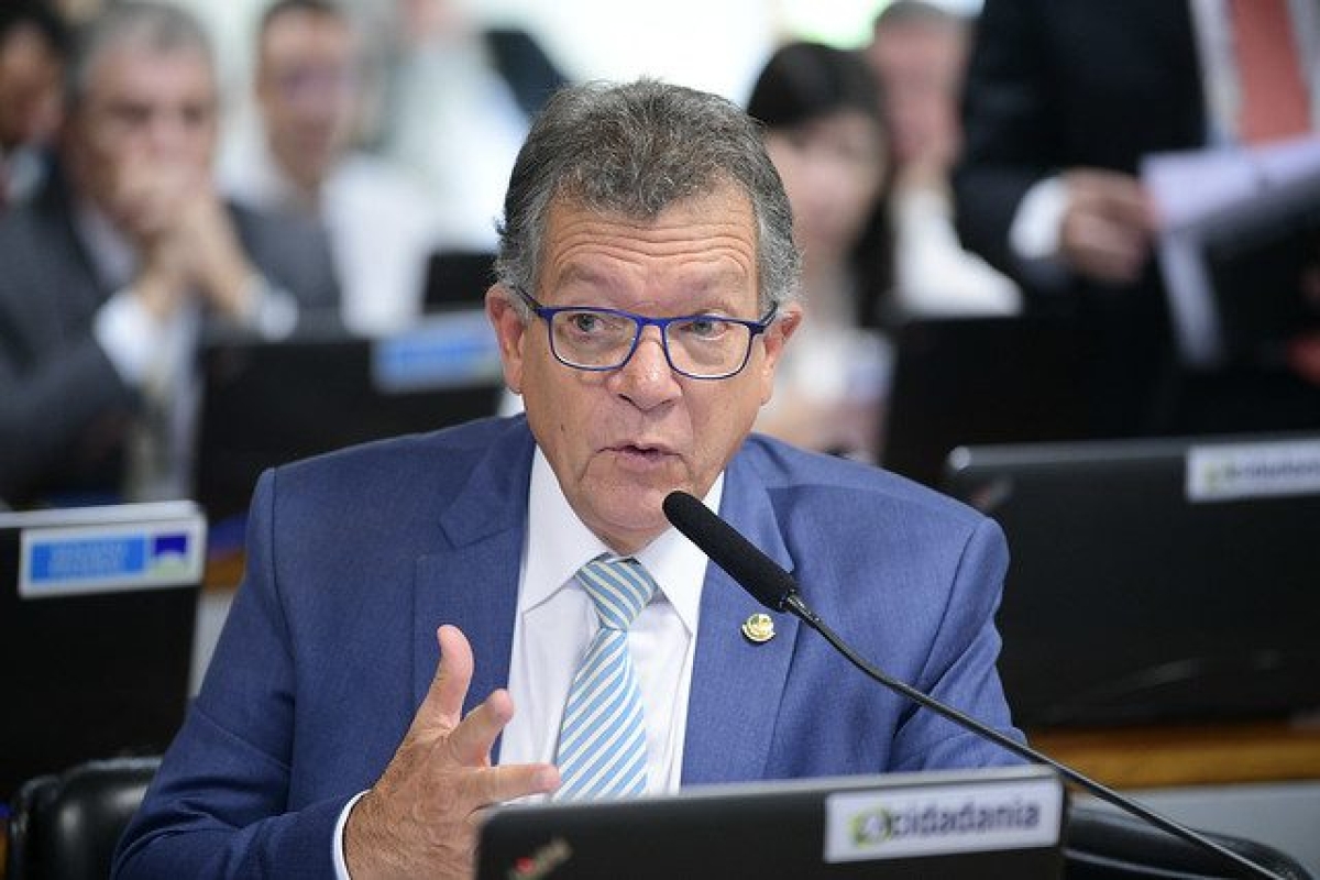 Com o ministro das Cidades, Laércio Oliveira defende acesso da população mais pobre à casa própria - Foto: Site Laércio Oliveira