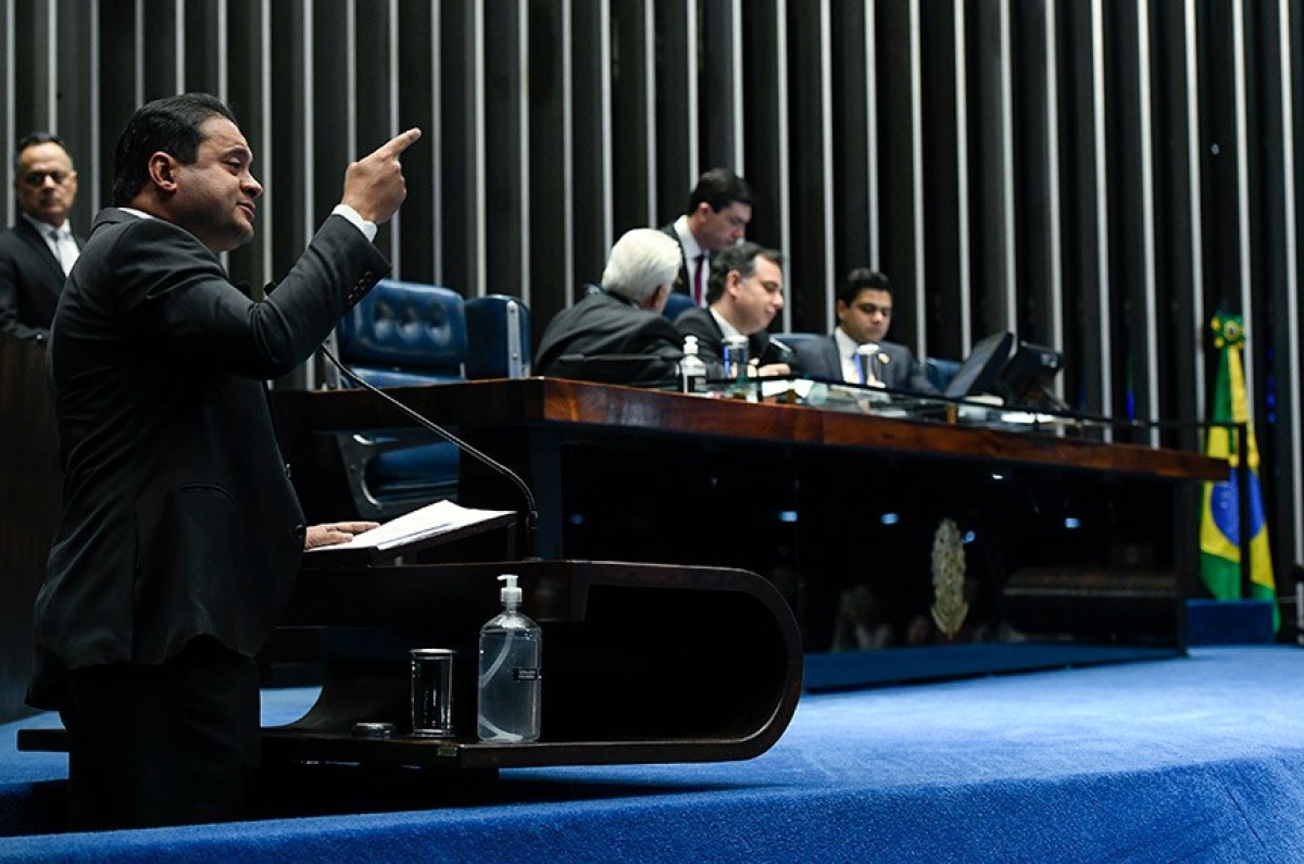 Autor do projeto quando deputado, Weverton relatou o texto no Plenário: universalização dos exames protege a gestação, avalia senador - Foto: Jefferson Rudy | Agência Senado