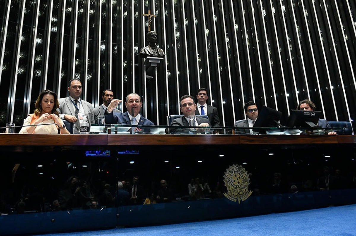 Omar Aziz, relator do projeto na CAE, acompanhou a votação ao lado do presidente do Senado, Rodrigo Pacheco - Foto: Jefferson Rudy | Agência Senado