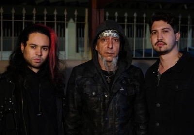 �?clair lança novo single "Era dos Primatas" com participação de Marcello Pompeu da banda Korzus - Imagem: Divulgação
