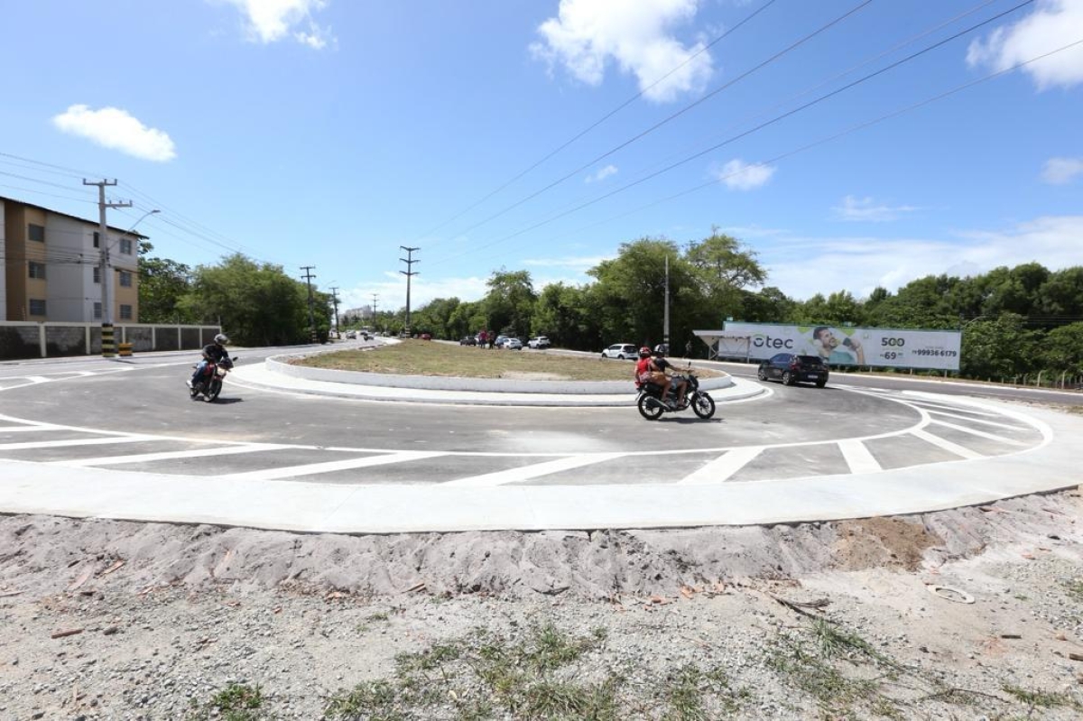Novo retorno implantado na avenida José Carlos Silva já está em pleno funcionamento - Foto: Sérgio Silva | Secom