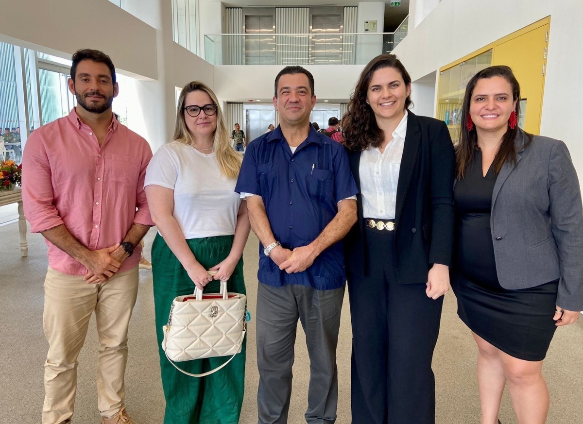 Da esquerda para a direita, Guilherme Souto, assessor da SecexEnergia do TCU; Carolina Carballido, corregedora da Enbpar; Jacobo Garcia Villareal, diretor de Governança Pública da OCDE; Thaisa Faria, assessora internacional da SEGES/MGI; e Regina Lemos de Andrade, diretora do Departamento de Transferências e Parcerias da União/Seges/MGI - Foto: TCU