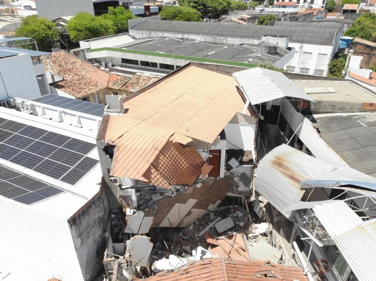 Emurb notifica mais de 2.700 imóveis irregulares em Aracaju em 2023 - Foto: CBMSE