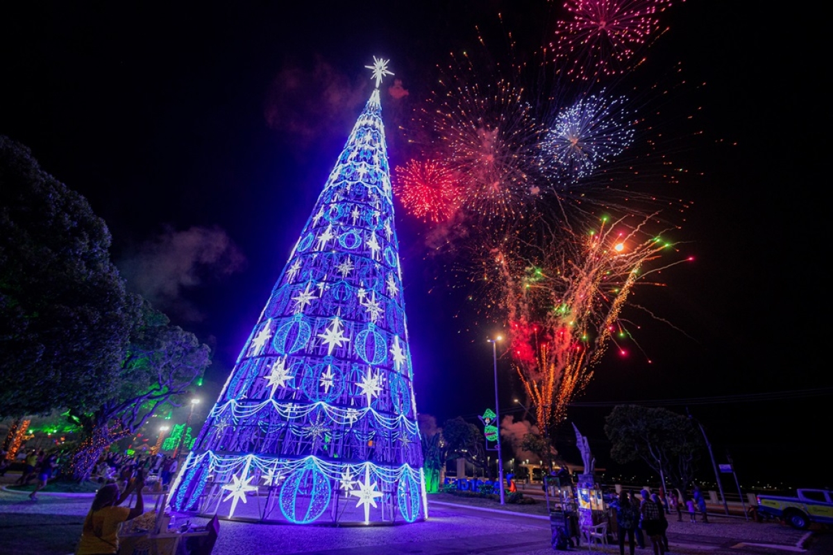 Durante os 54 dias de evento, as praças do Natal Iluminado receberam 3 milhões de visitantes - Foto: Fecomércio Sergipe