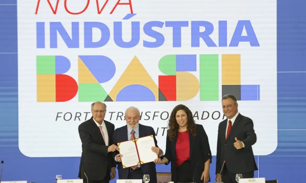 Brasília (DF), 22/01/2024 - O vice-presidente e ministro do Desenvolvimento, Indústria, Comércio e Serviços (MDIC), Geraldo Alckmin, o presidente Luiz Inácio Lula da Silva, a ministra da Gestão, Esther Dweck, e o ministro da Casa Civil, Rui Costa, durante reunião do Conselho Nacional de Desenvolvimento Industrial (CNDI), no Palácio do Planalto. Durante o encontro, foi lançada a Nova Indústria Brasil, política industrial aprovada pelo CNDI e que traça o caminho do desenvolvimento até 2033 - Foto: Marcelo Camargo | Agência Brasil