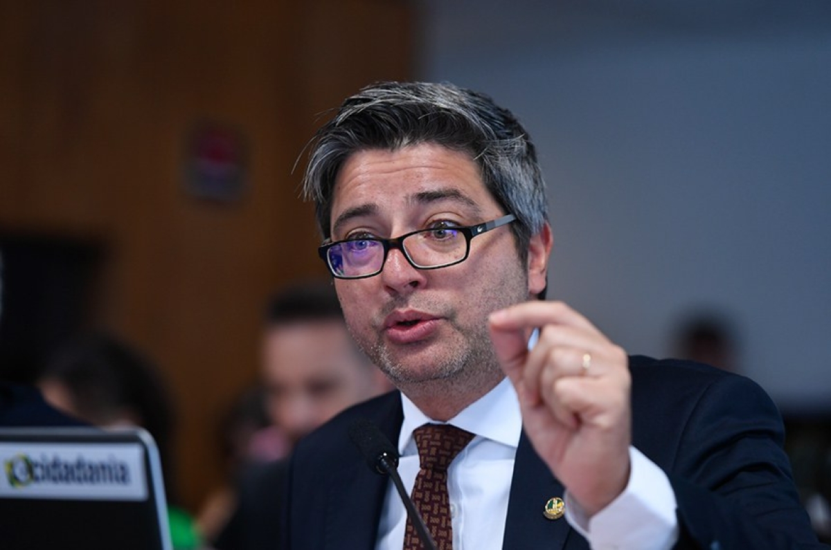 O relator, Carlos Portinho, apresentou relatório favorável, com emendas, ao PL 3.039/2023; texto segue para a CTFC - Foto: Edilson Rodrigues | Agência Senado