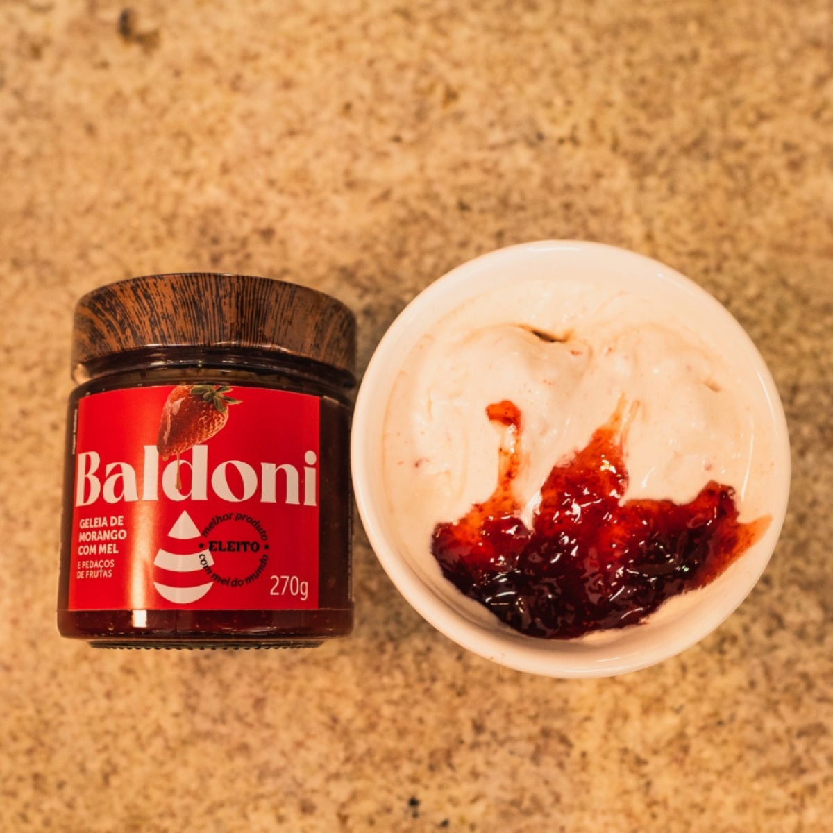 Sorvete de Baunilha e Geleia de morango - Foto: Divulgação | Baldoni
