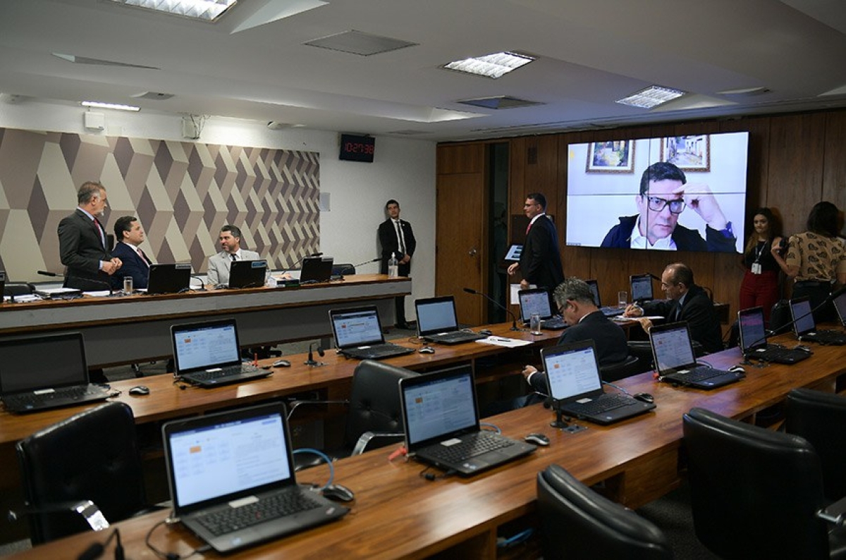 O PL 2.581/2023, de Sérgio Moro, que participou remotamente da reunião, ainda passará por nova votação na CCJ - Foto: Pedro França/Agência Senado