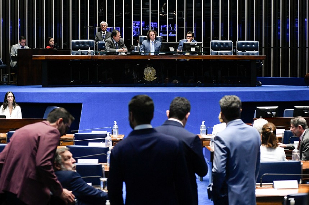 Sessão plenária desta quarta-feira, presidida por Veneziano - Foto: Jefferson Rudy/Agência Senado
