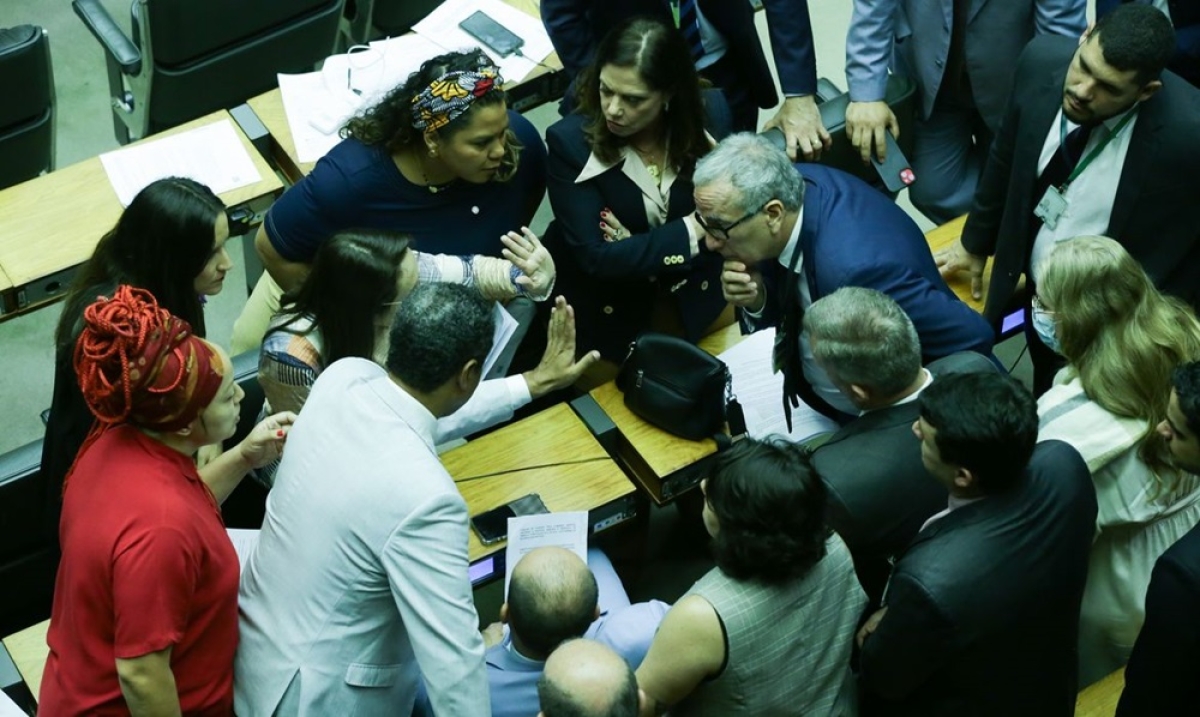 Câmara aprova PEC que perdoa multas e cotas raciais de partidos - Foto:  Lula Marques/ Agência Brasil