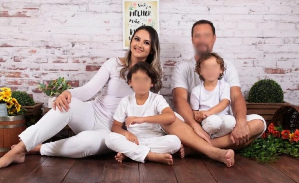 Débora Rodrigues dos Santos, seu esposo e os dois filhos - Foto: Arquivo Pessoal
