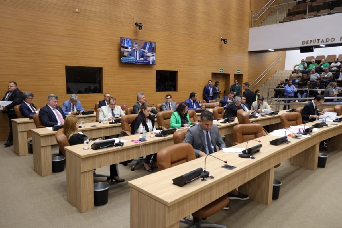 Deputados aprovam Projeto de Lei complementar que reajusta salário de Policiais Penais - Foto: Joel
Luiz/Agência de Notícias Alese 
