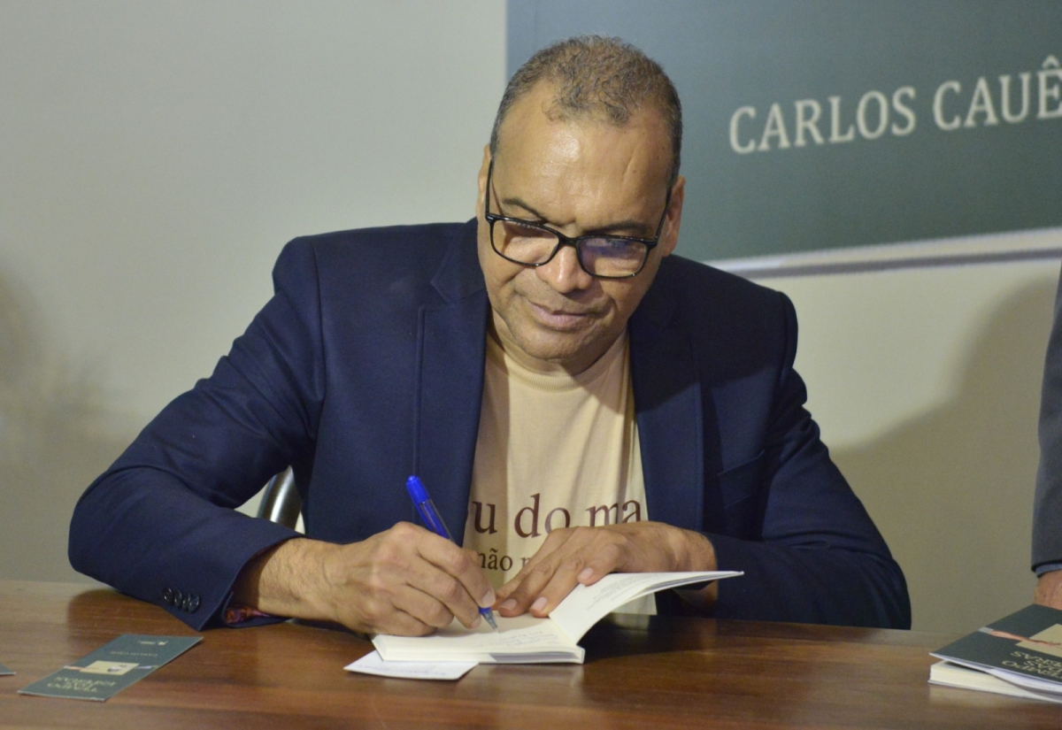 Carlos Cauê apresenta "Tempo das Esperas" para público sergipano - Foto: Assessoria 
