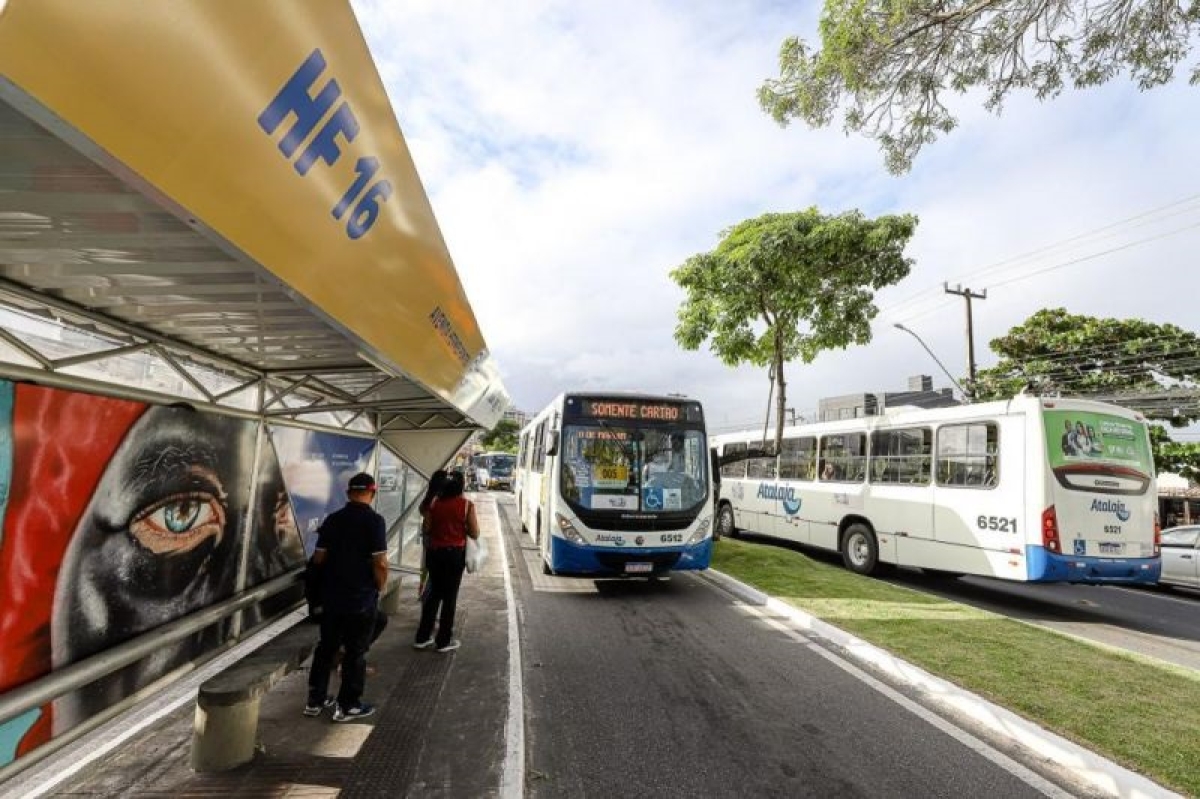 Corredor de ônibus Hermes Fontes - Foto: SMTT