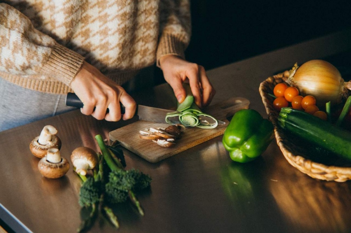 Veganos têm dieta completa, mas pesquisa aponta um porém - Foto: Viktoria Slowikowska / Shutterstock
