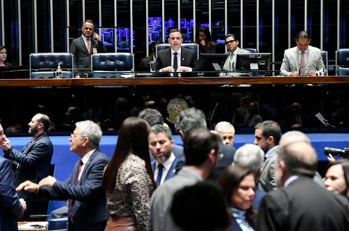 Rodrigo Pacheco, autor da proposta, comanda a sessão deliberativa desta quarta - Foto: Jefferson Rudy/Agência Senado
