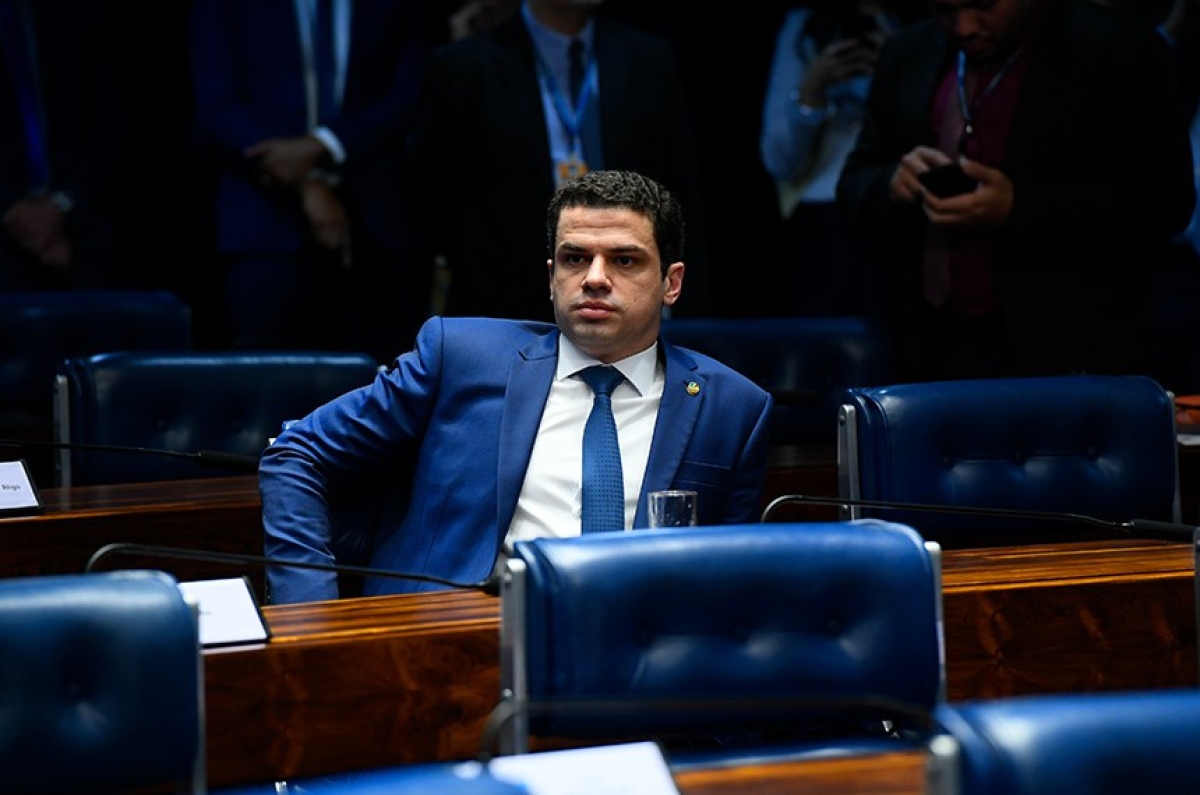 Projeto apresentado pelo senador Castellar Neto equipara a doença a outras que já dão direito ao mesmo benefício - Foto: Marcos Oliveira/Agência Senad/Agência Senado
