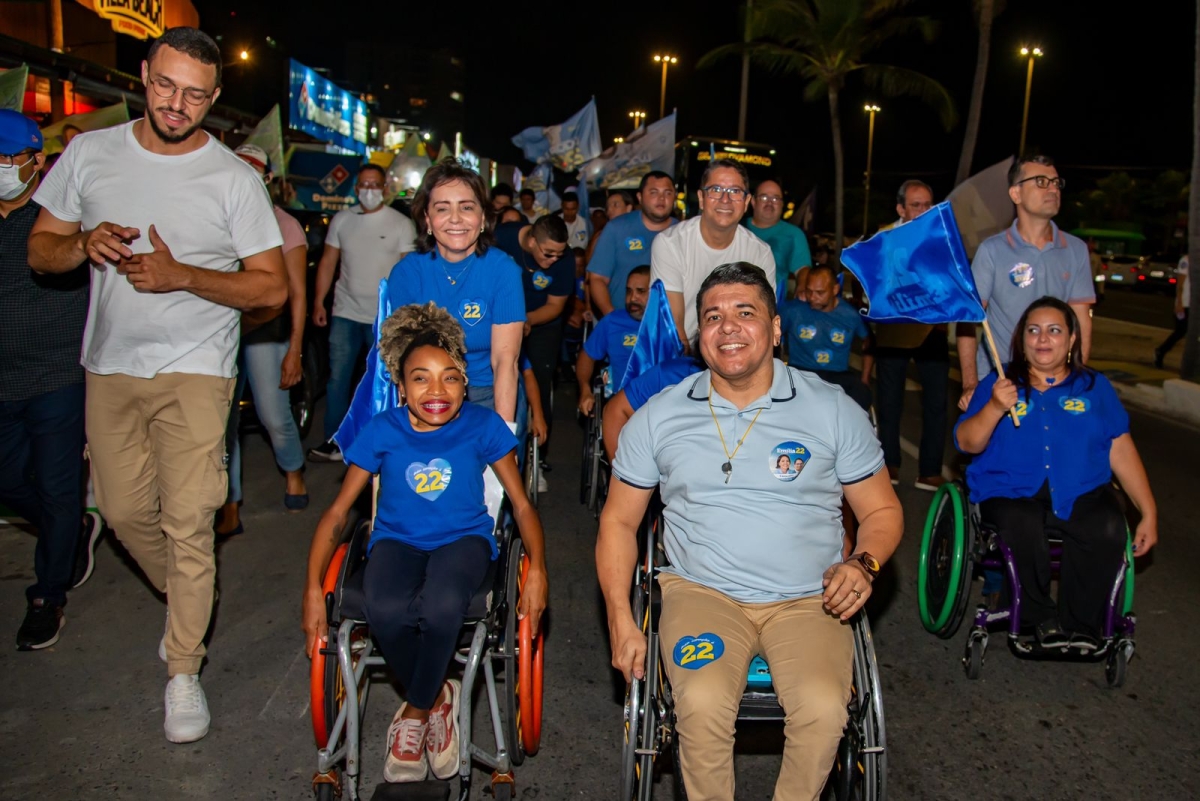 Emília Corrêa na "Cadeirada da Inclusão" - Foto: Ascom |Coligação "Por uma nova Aracaju"
