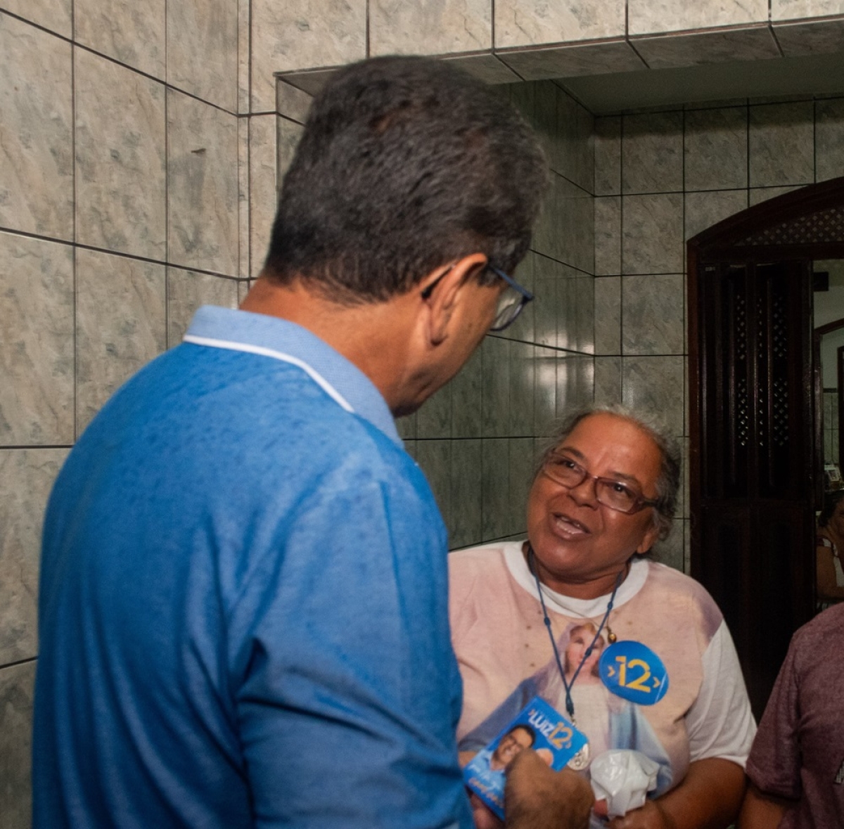 Foto 2 - O candidato dialogou com os moradores, ouviu sugestões e apresentou suas propostas - Foto: Assessoria de Campanha
