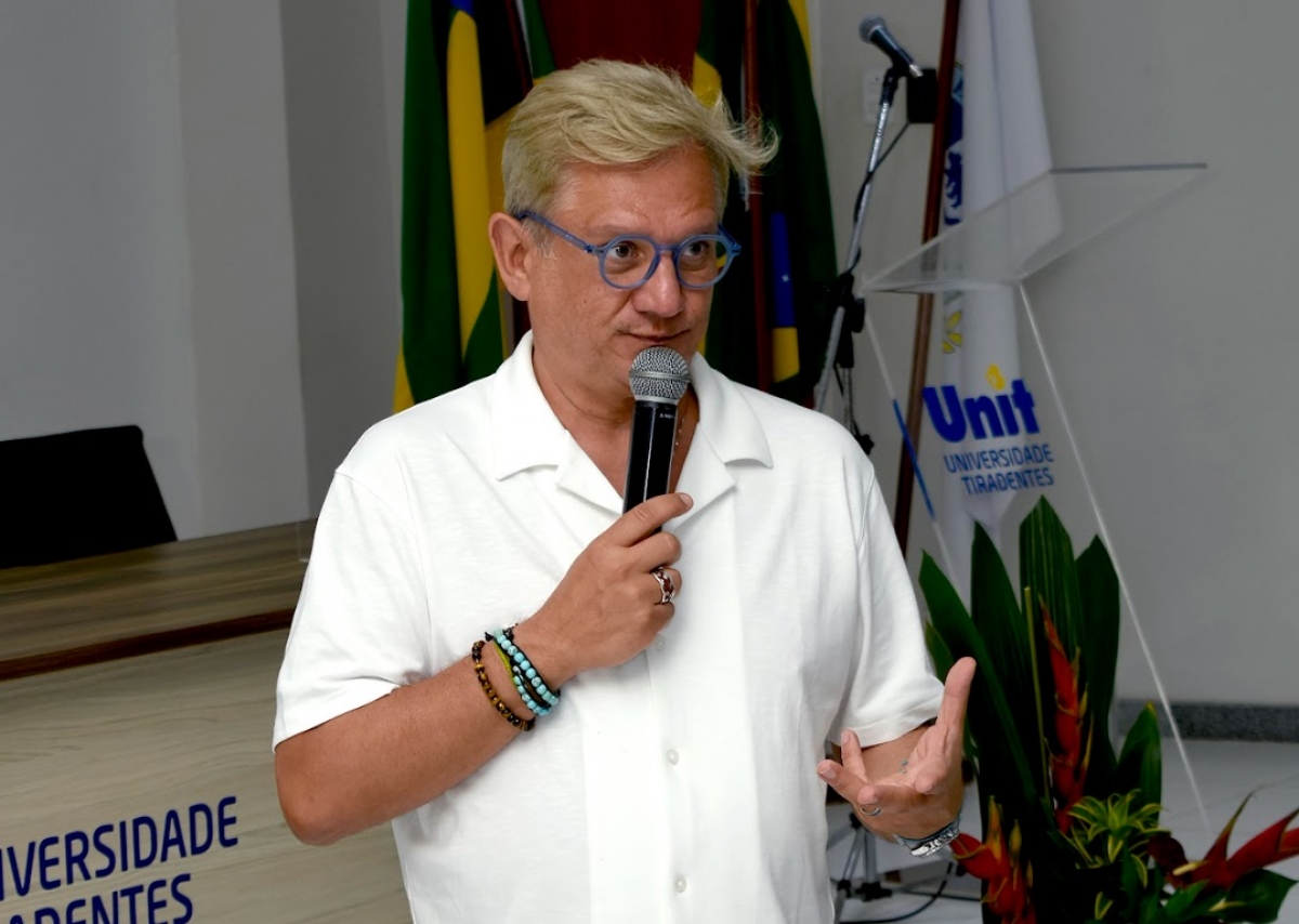 O chef, apresentador e influenciador Marcelo Sampaio, em palestra para os alunos do curso de Gastronomia da Universidade Tiradentes - Foto: Asscom Unit

