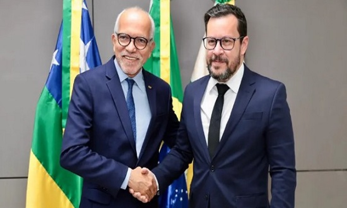 Edvaldo e o procurador-geral, Sidney Amaral Cardoso - Foto: Ascom
