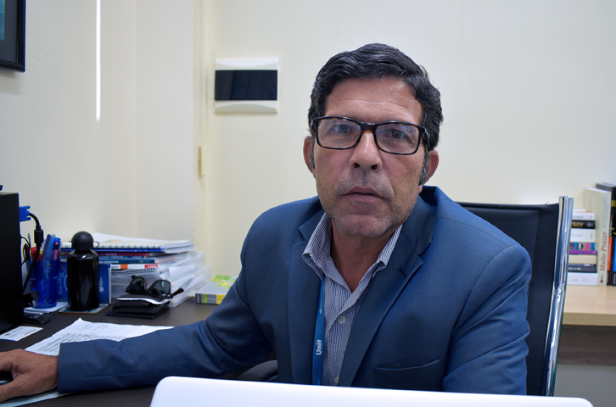 Artur Campos, coordenador do Unit Idiomas e membro do Núcleo de Inteligência Artificial Tiradentes (NIArT) - Foto: Asscom Unit
