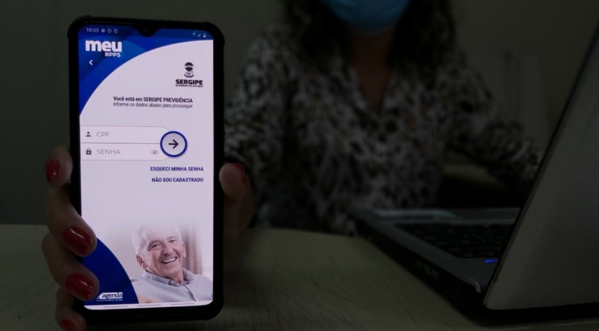Aposentados e pensionistas podem realizar procedimentos por aplicativo ou na sede do órgão - Foto: Ascom SergipePrevidência
